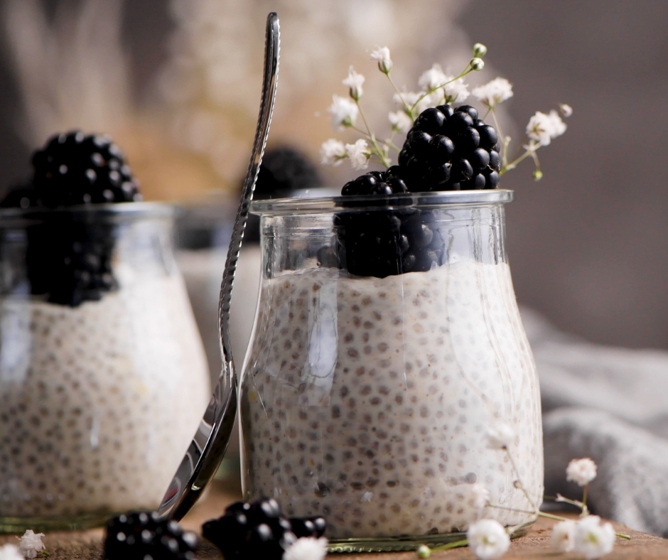 Nie tylko smoothie! 7 pomysłów na wykorzystanie mrożonych jeżyn w codziennej kuchni